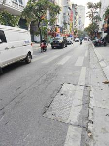 NHANH CÒN KỊP NHÀ CỬA BẮC PHỐ VIP BA ĐÌNH GIÁP RANH HOÀN KIẾM 3,85 TỶ 